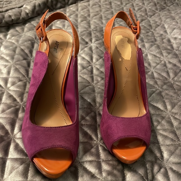 Heels - Picture 2 of 2